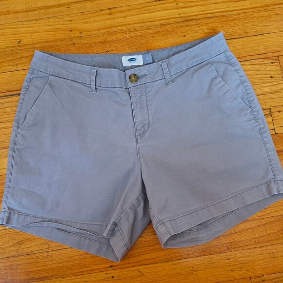 Old Navy Pants - Old Navy Women's Gray Casual Chino Style "Everyday Shorts" Shorts Size 6